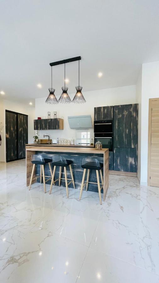 Sakina Appartement En Bord De Sorgue Фонтен-де-Воклюз Екстериор снимка